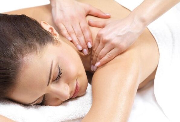 Massagem da área de colarinho