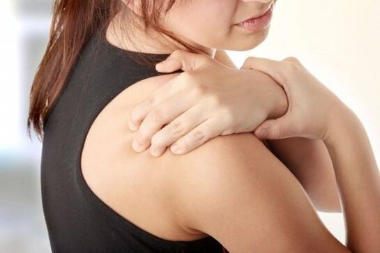 Dor nas costas com osteocondrose cervical