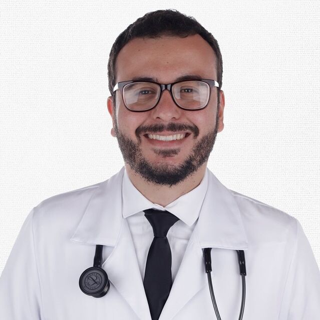 Médico reumatologista Luis